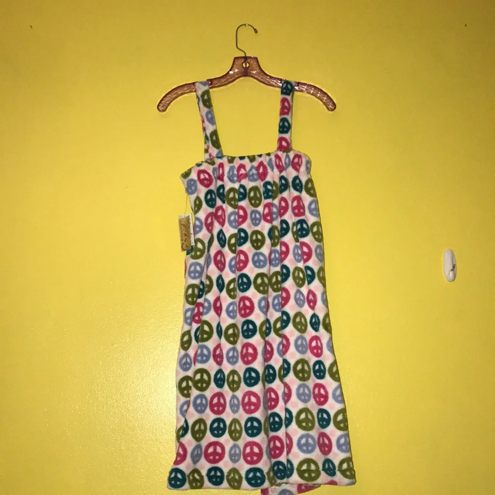 NWT Velcro Peace Robe - Picture 1 of 10